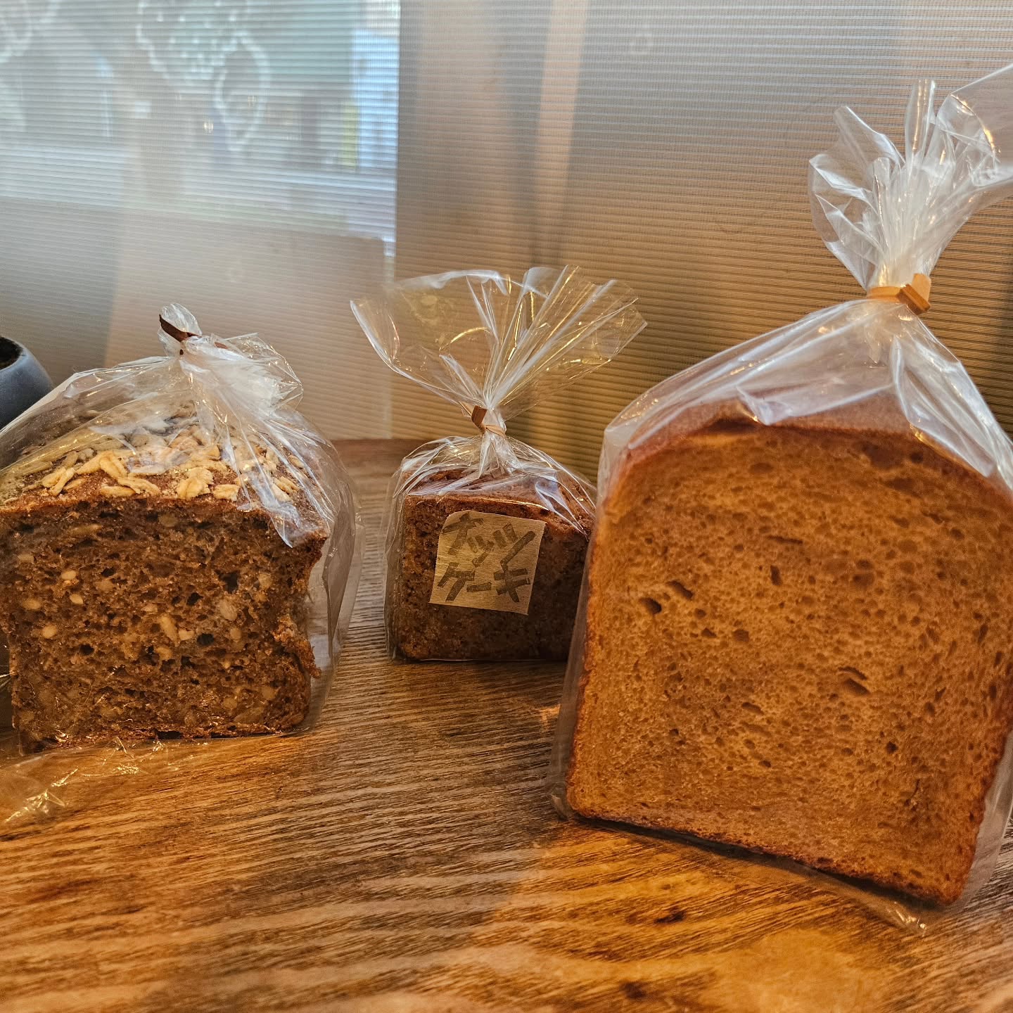 今日のグリーンマーケットにお越しいただきましたお客さまどうもありがとうございました！写真を撮れずじまいになってしまいました…今、益子の陶器市で出品させていただいているヒジノワさんにて@mashiko_hijinowa明日の13時から17時までお店番として立たせていただきます